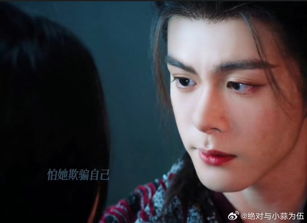 曾舜晞武拾光盯妻武拾光盯妻堪称全剧最权威一幕！曾舜晞眼神专注又呆萌，高冷外表下藏