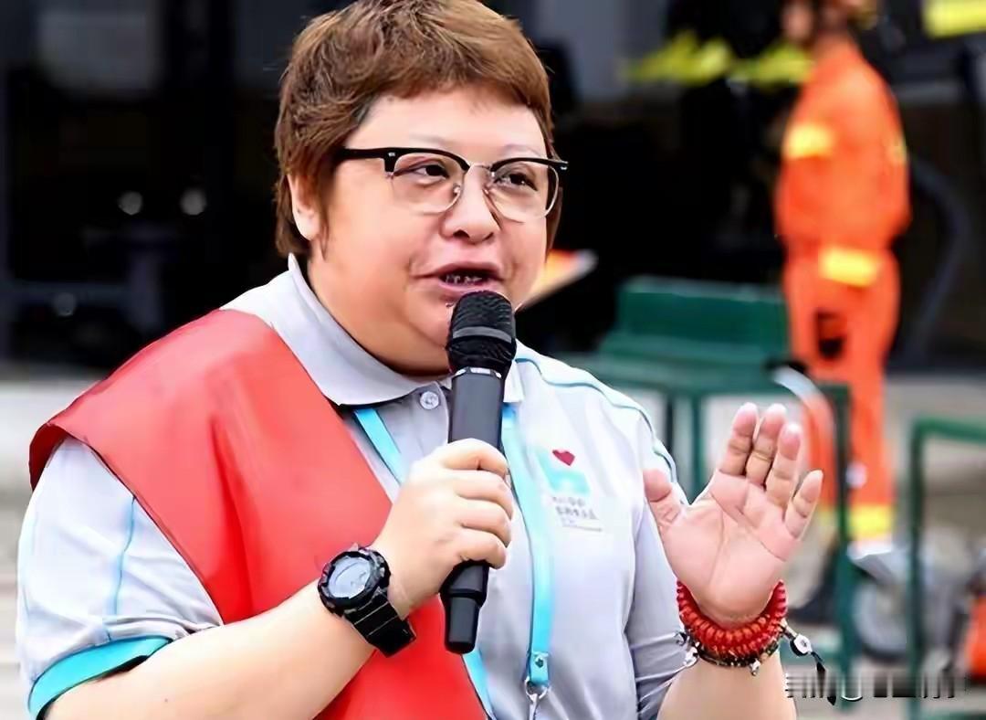 谁来告诉我这是假的！
韩红即将退出公益事业，
起因竟然是因为“说出一句话”

这
