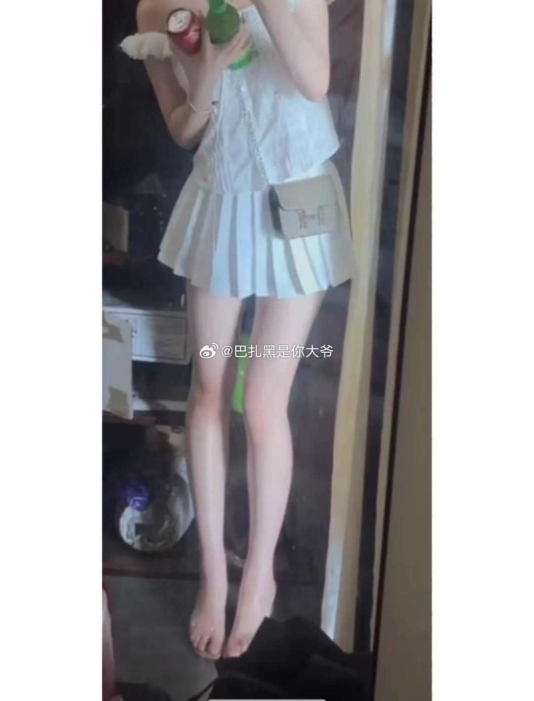 投稿：请问这种皮肤是怎么保养的？刷到一个女生，她的皮肤惊艳了我，真真是肤如凝脂，