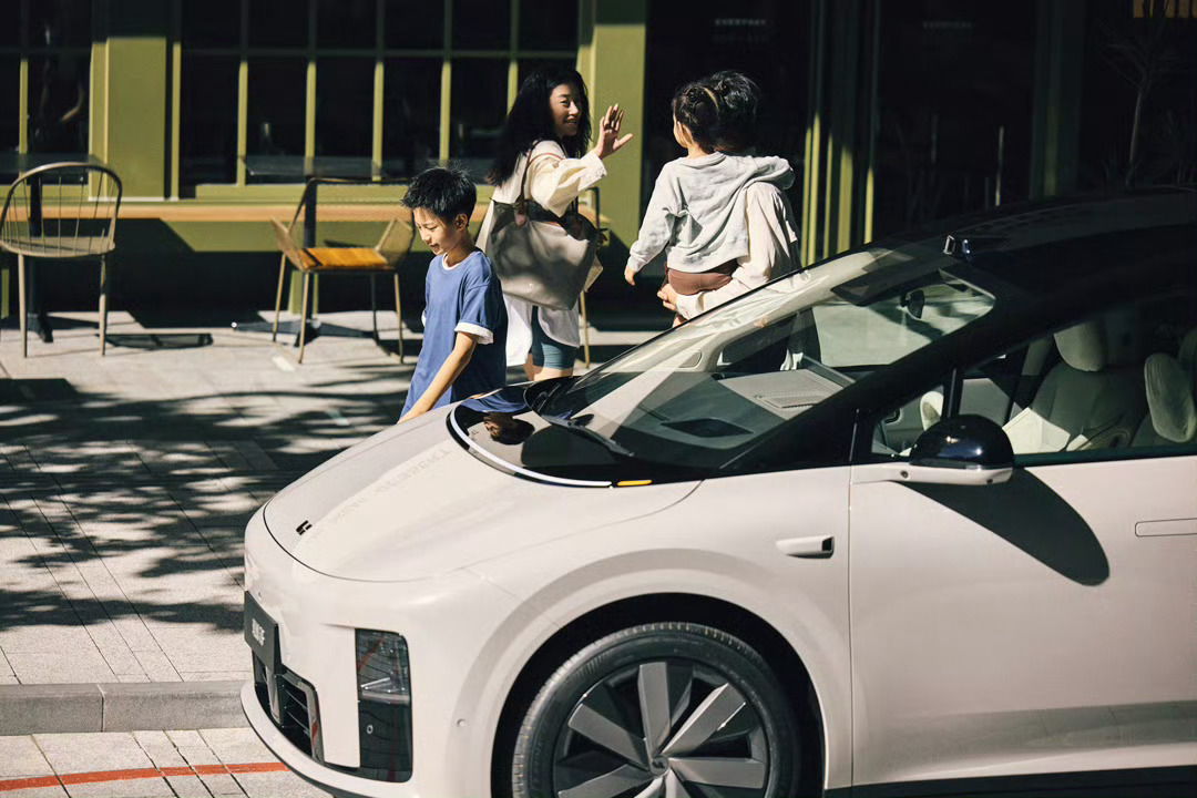 理想i8来了！7月29日发布！定位家庭六座纯电SUV，外尺寸和理想L8、特斯拉M