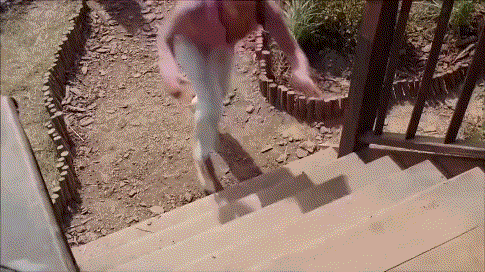 中国历次人口普查的年龄中位数。1953年一普，人口5.67亿，中位数年龄22岁，