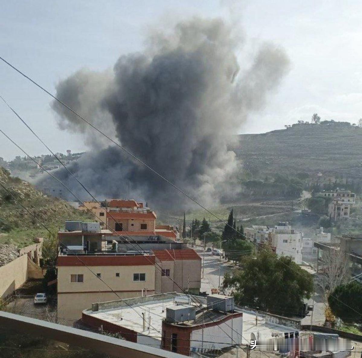 以色列国防军袭击了黎巴嫩南部一处武器生产基地，目标为真主党武装分子
1月25，晚