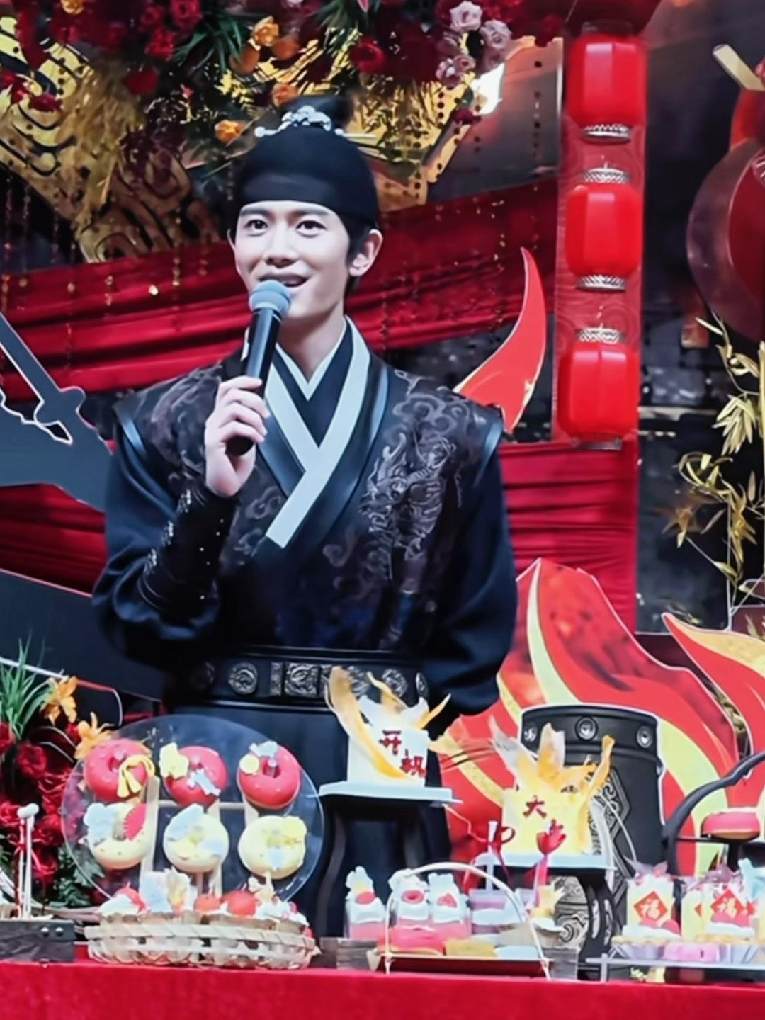 任嘉伦开机介绍角色张有财出生在建筑高手之家爸爸因为建筑手艺了得非常得到宫里的赏识