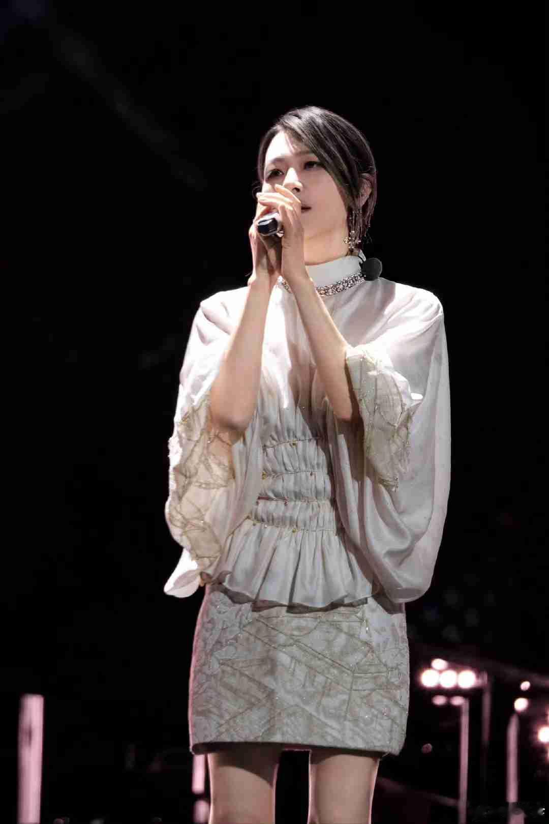 李慧珍《爱死了昨天》带定位晒今日生活
我的今日状态：😁轻松愉快
我这里的天气：