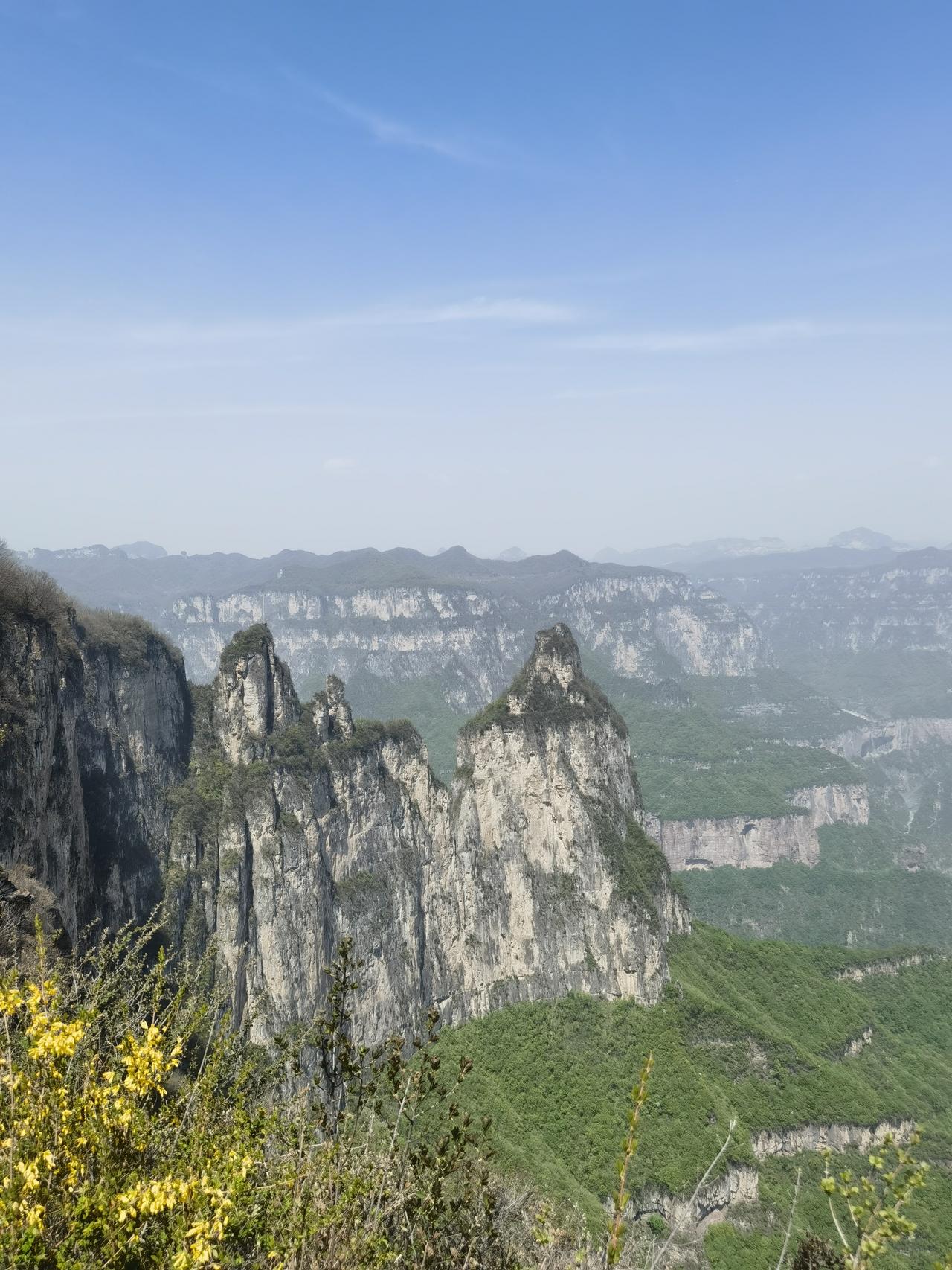 董路，请学习董宇辉。
昨晚，董宇辉 在主角 访谈里说了一段话：
优秀的代价特别大