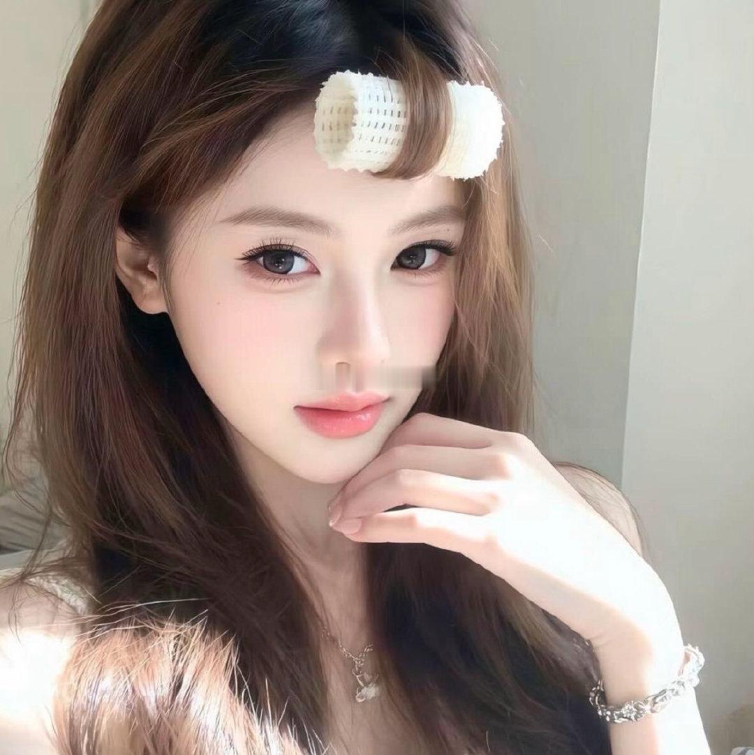 头像分析用这种网络美女“真人”图 基本都颜控，找对象也是不在审美点上则入不了眼玄