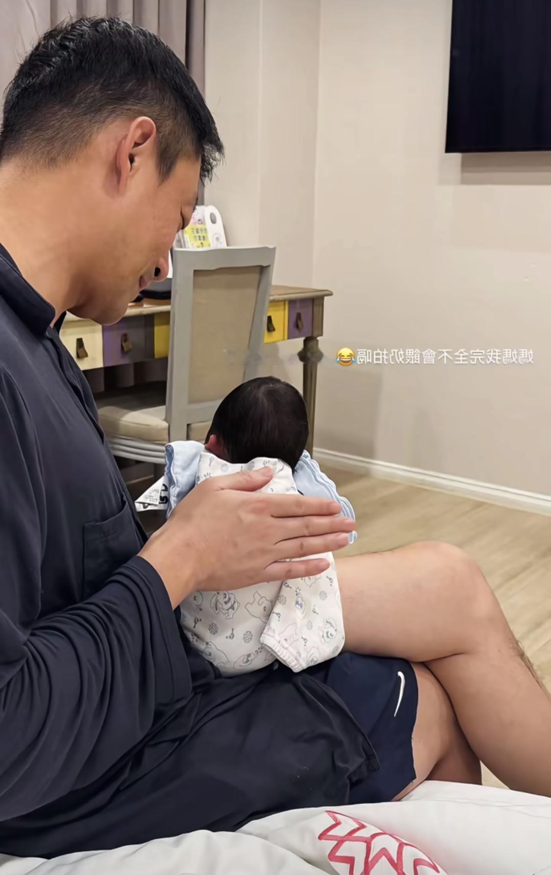 汪小菲给儿子拍嗝，马筱梅拍下了这温馨的一幕

马筱梅随手拍下的一段日常，让不少人