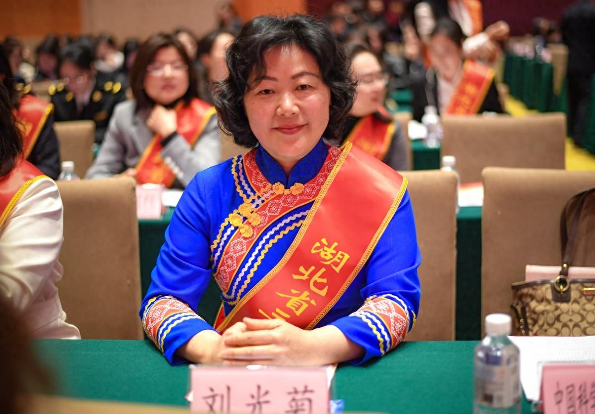刘光菊，女，土家族，1970年9月生，中国共产党党员，湖北省宜昌市长阳土家族自治