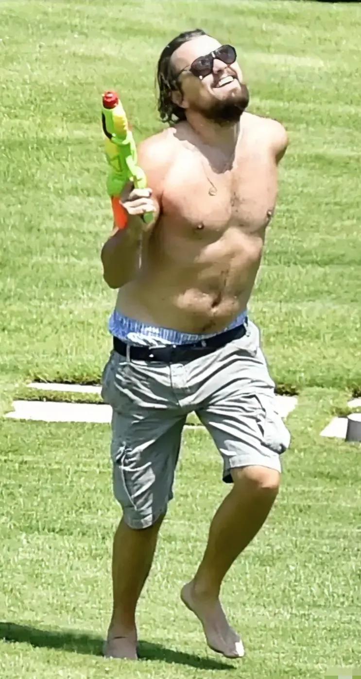 小李子也彻底塌了，
真没想到他是这样的人，
抵制！