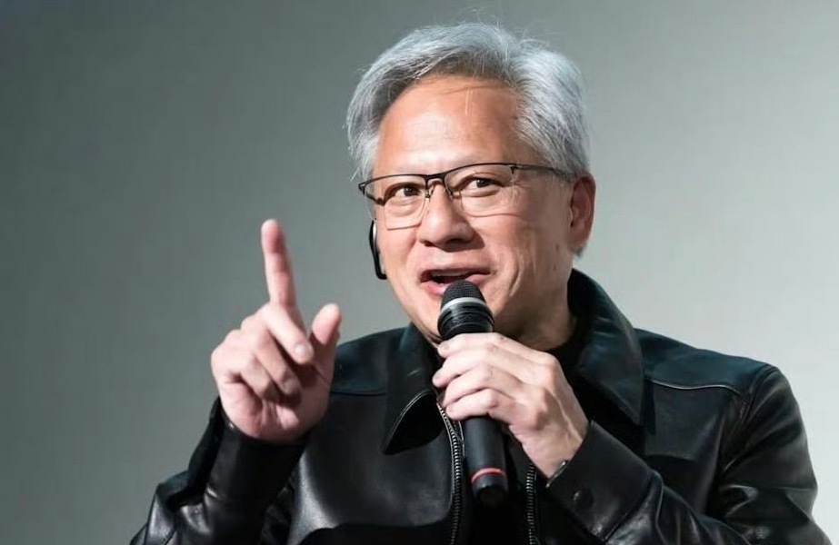 黄仁勋称失去中国市场美国AI必败受美国出口管制政策影响，英伟达CEO黄仁勋多次公