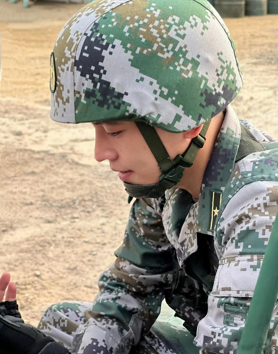 杨幂包场欧豪兵自风中来杨幂包场欧豪新剧看看 