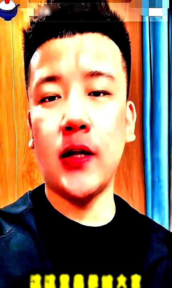 一个好男人会把所有的乌云挡开，给你撑一把伞，并且耐心地听你诉说委屈和怨言，称之为