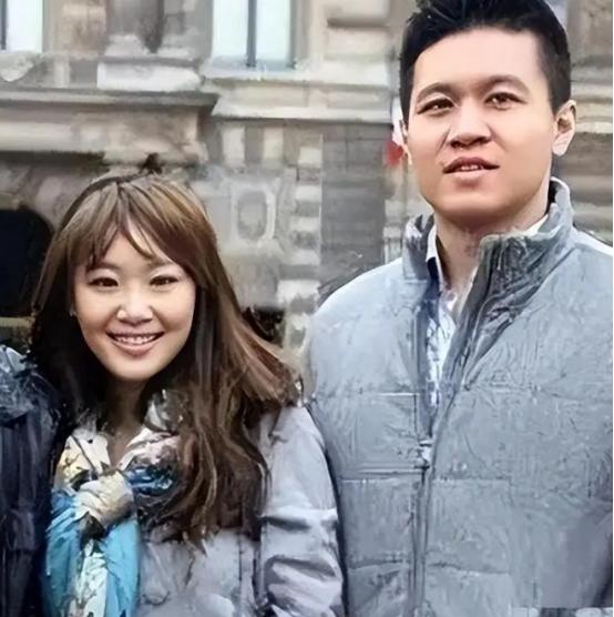 顶级名门出身，父亲是前外交部长李肇星，岳父是歌唱家阎维文！手握顶配人脉资源，却偏
