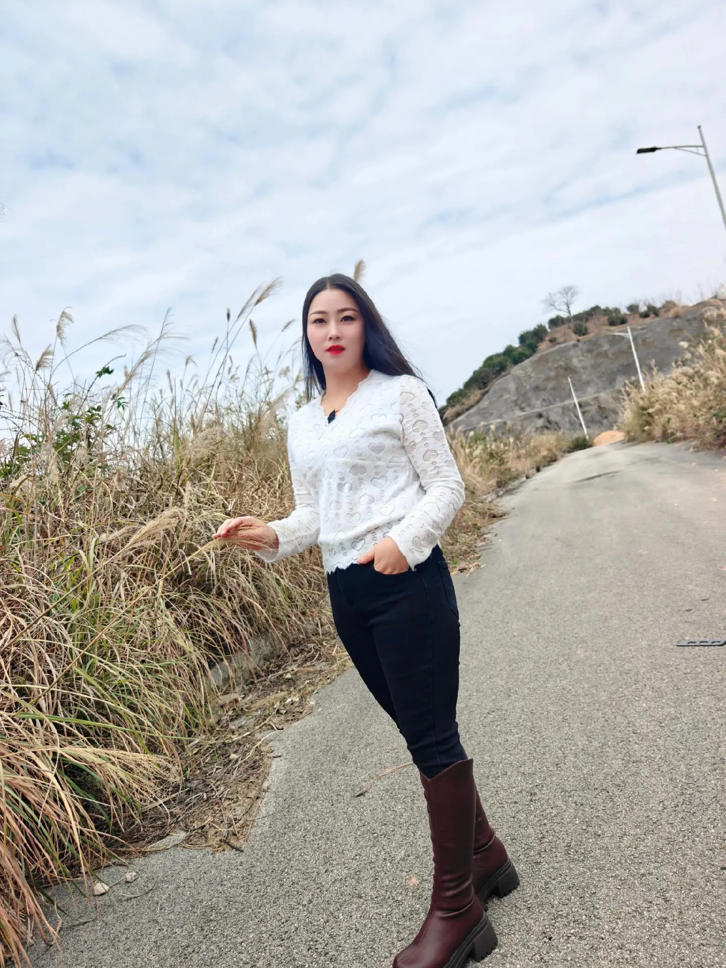 不讨好谁，不巴结谁，别人如何待我我就 如何待人，就这么简单……
