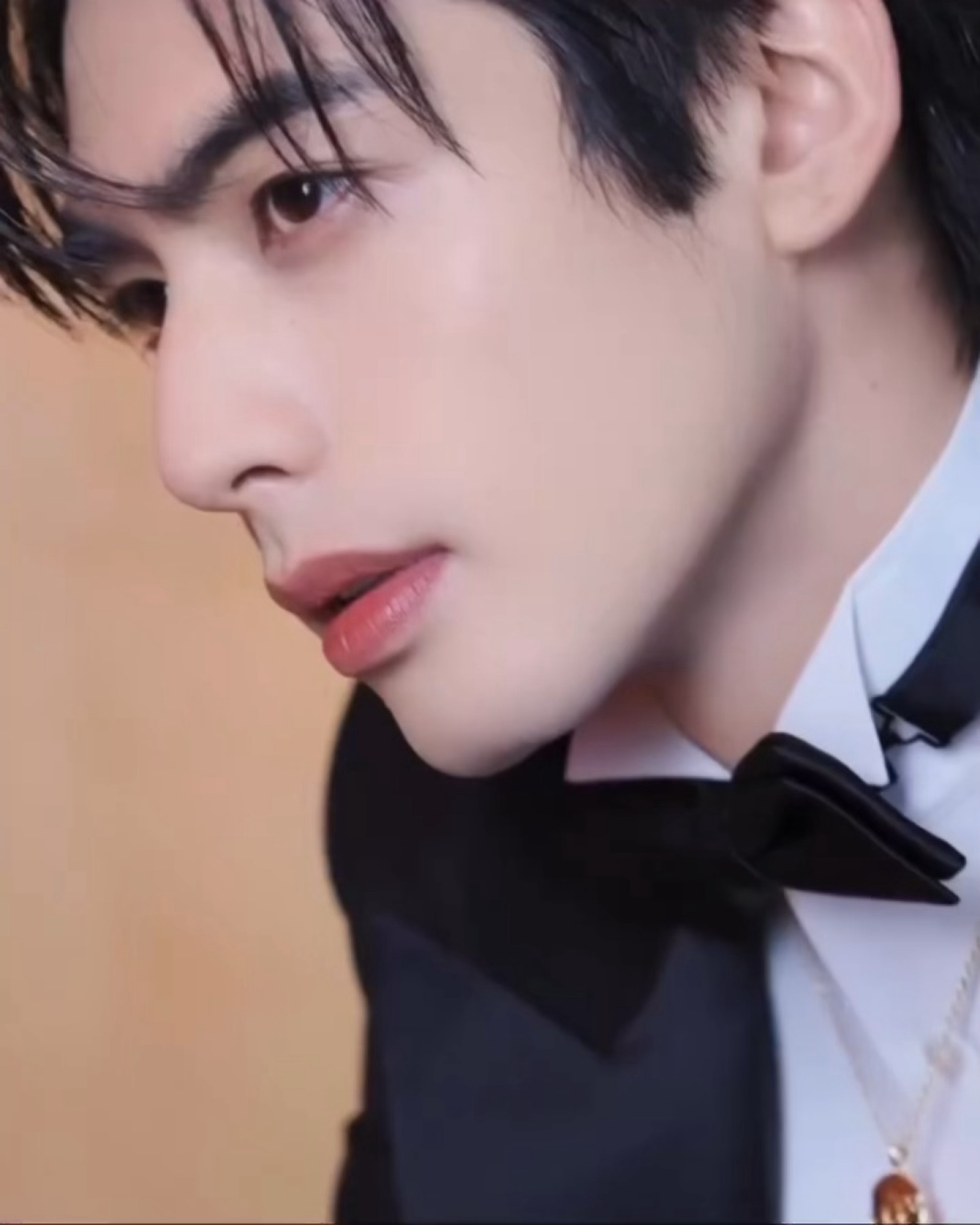 妈呀ELLEMEN新发的这个视频所有人请品鉴🥵宋威龙泰版ELLEMEN视频宋威