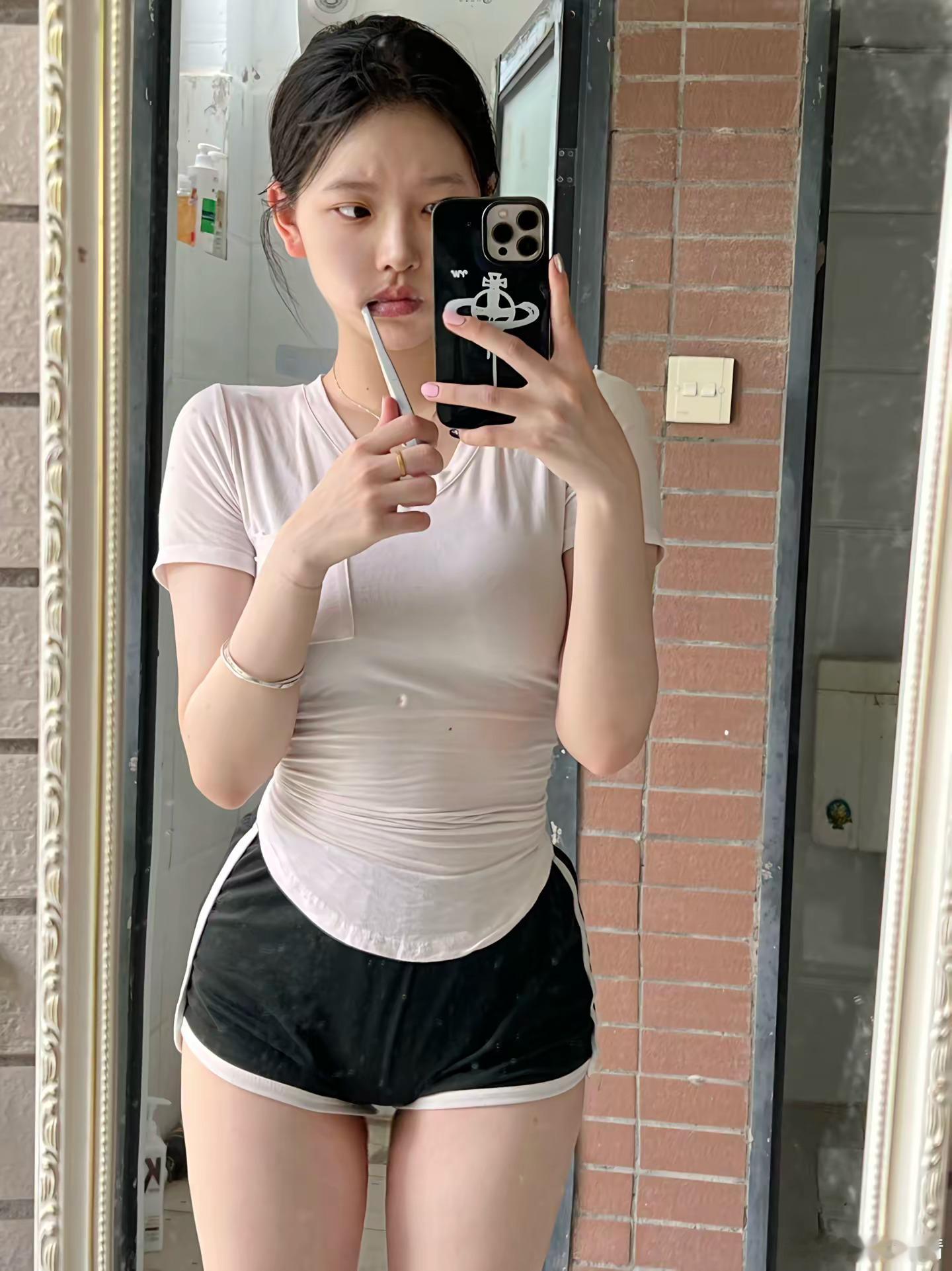 四年前了吧 