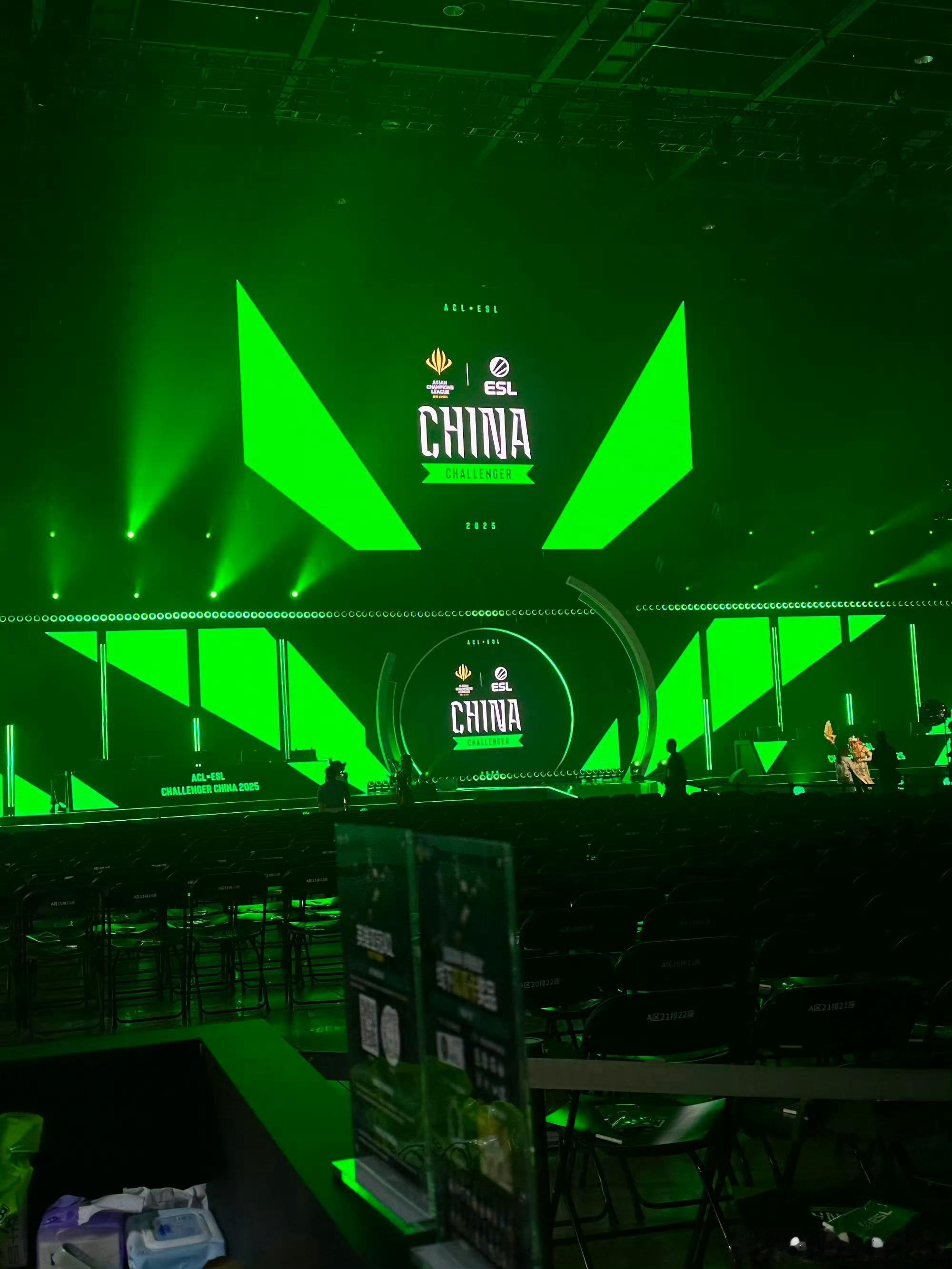 这个五一，拒绝人挤人！来ACL刀塔2线下赛，看高手过招，感受热血电竞，XG夺冠更
