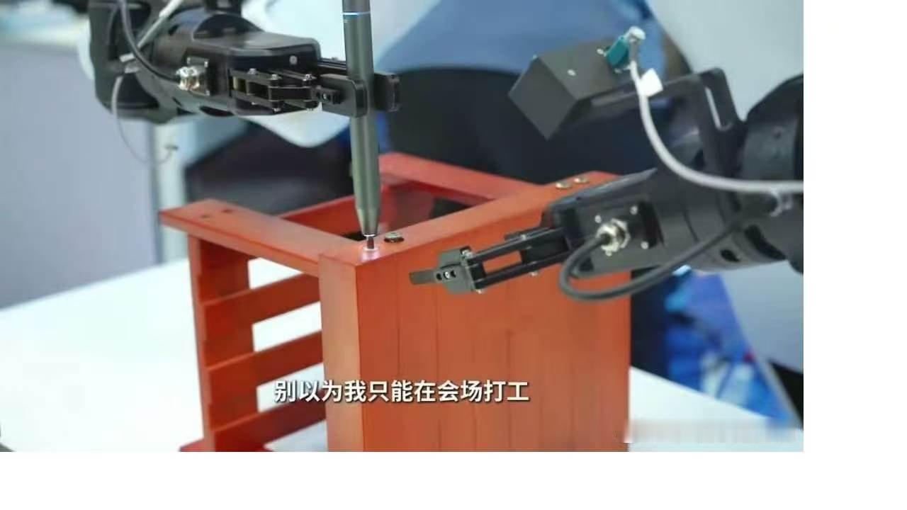 机器人赛道开始卷大脑了国产模型登顶国际全模态榜单硬件日趋成熟之后，智能能力成为机