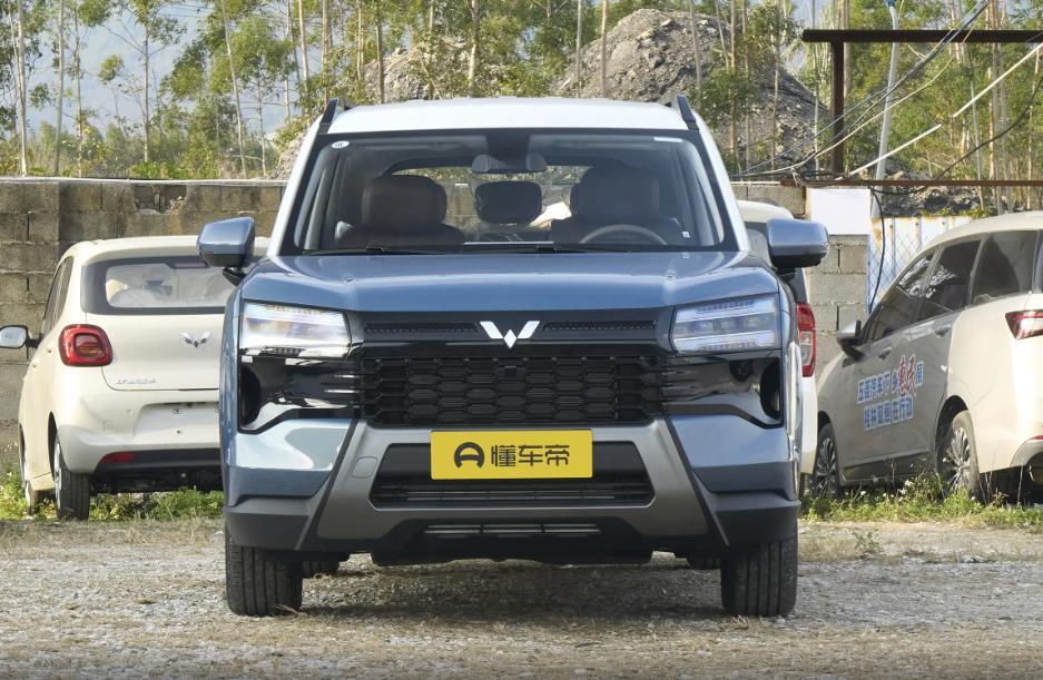 1月15日，五菱星光560上市，推出4款车型，售价6.28-9.88万元，置换补