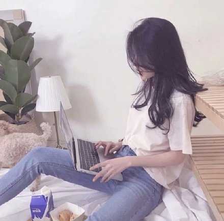 “你还是先想想如何使自己变得优秀吧，别整天奢望会遇见什么对的人，你还太年轻，就算