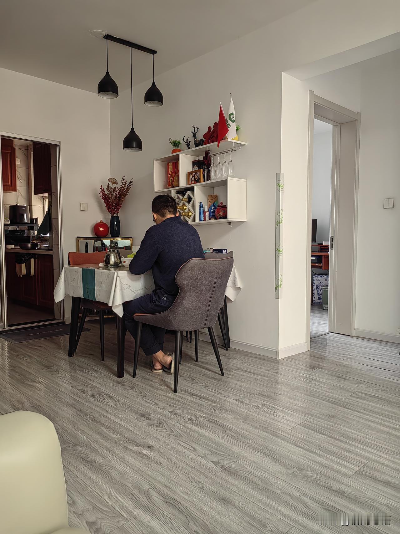 母子连心这件事情谁能说得清啊！

今天早晨还在葫芦岛，现在我已坐在沈阳的家里了。