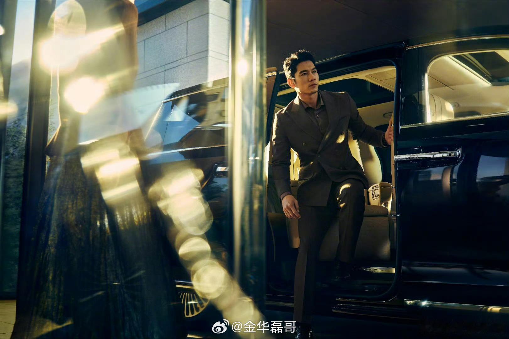 智界V9上市定档5月15日当科技与豪华温柔相遇，重新定义出行的幸福感。安全拉满、