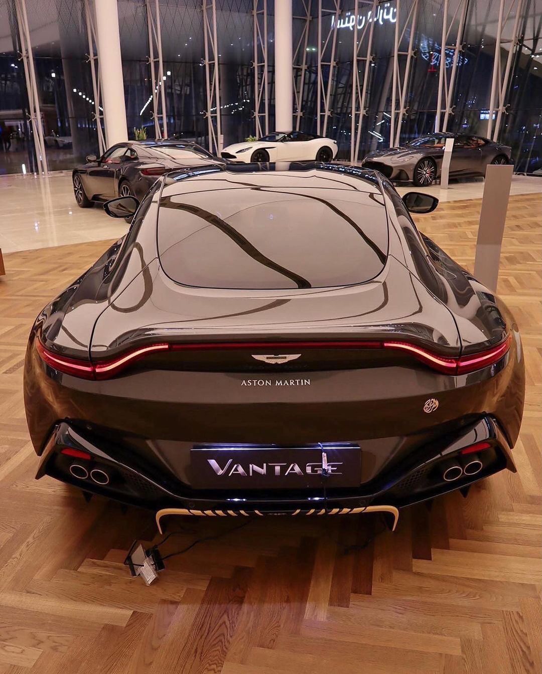 阿斯顿马丁VANAGE ​​​