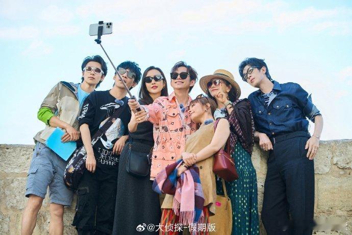 名侦探的假期 绝了！要不说还得是熟人局好玩呢！里面的氛围是真的简直不要太欢乐，还