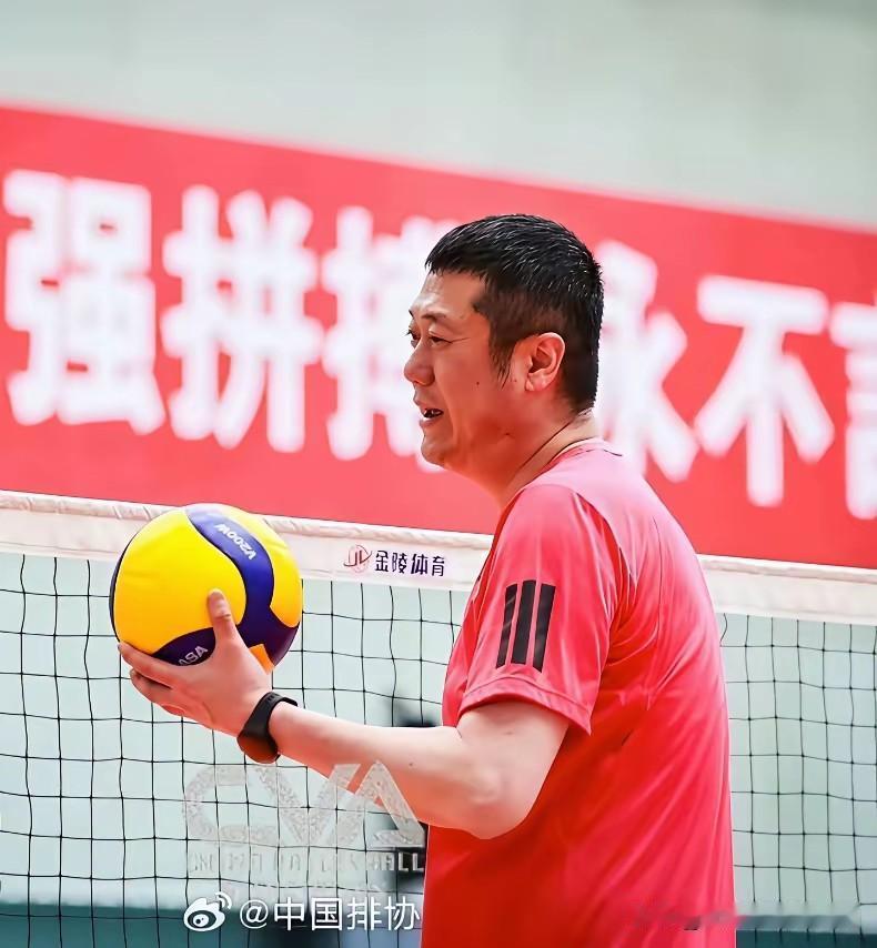 随笔。
  没有李盈莹的中国女排，想赢谁都困难。
 世联赛，中国女排以1：3输给