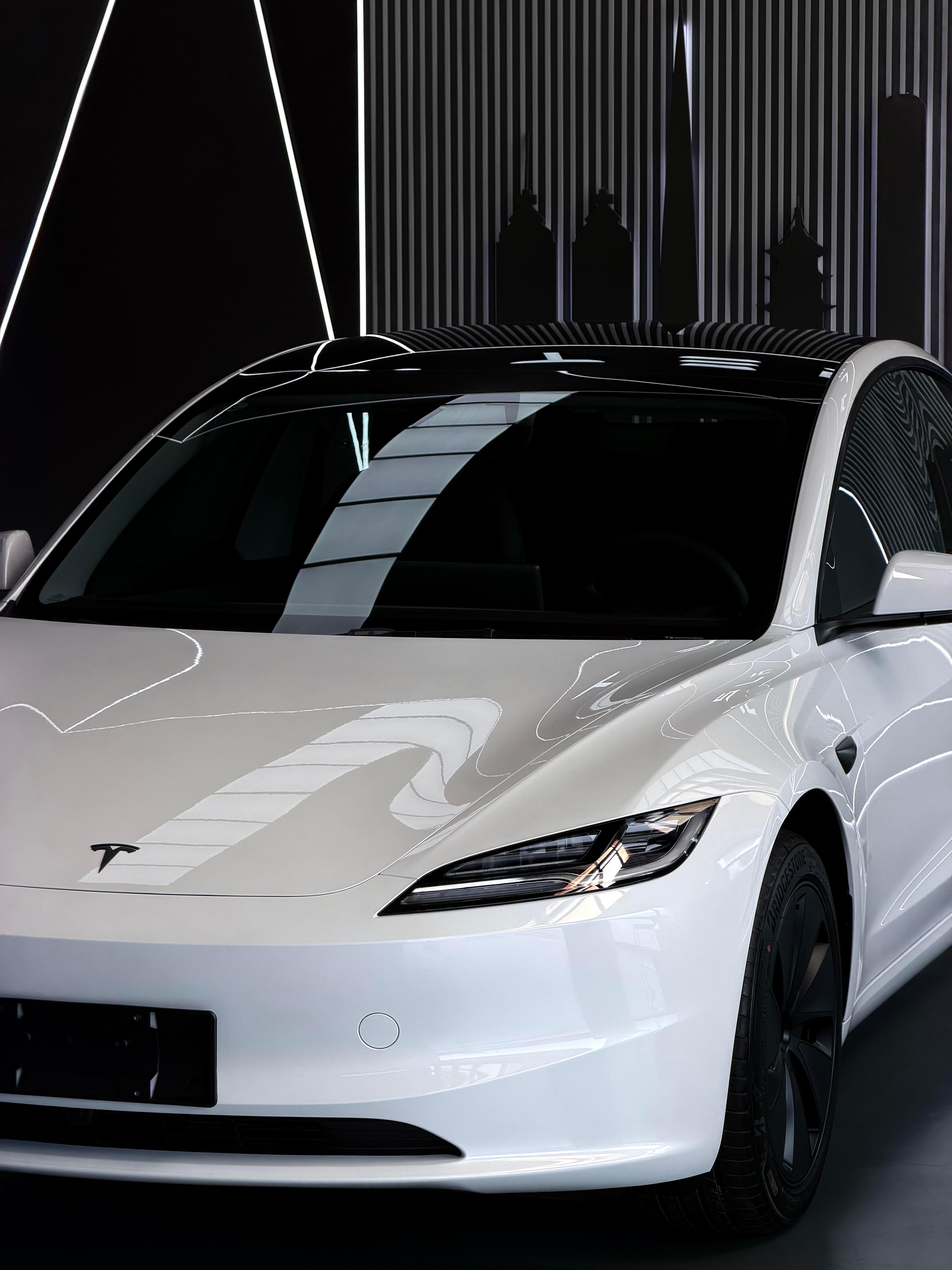 只说一遍：特斯拉Model3选白色 