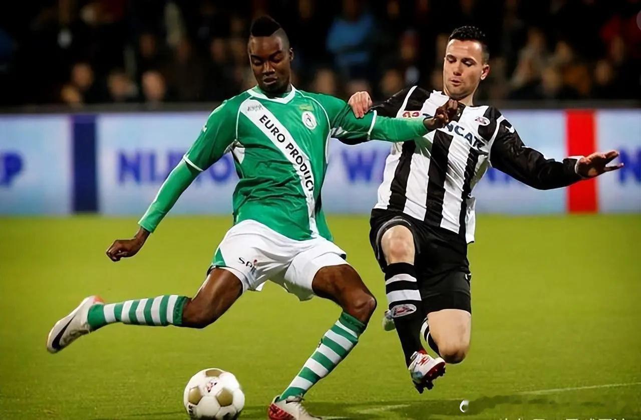 001 荷甲 乌德勒支vsPSV埃因霍温综合来看，虽然乌德勒支坐拥主场之利，且防