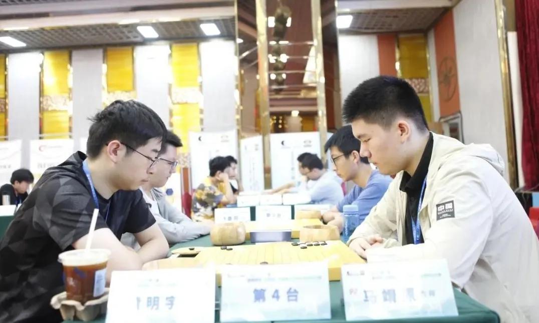烂柯杯~黄明宇七连胜一骑绝尘


2025年首届烂柯杯中国青少年围棋公开赛季度赛