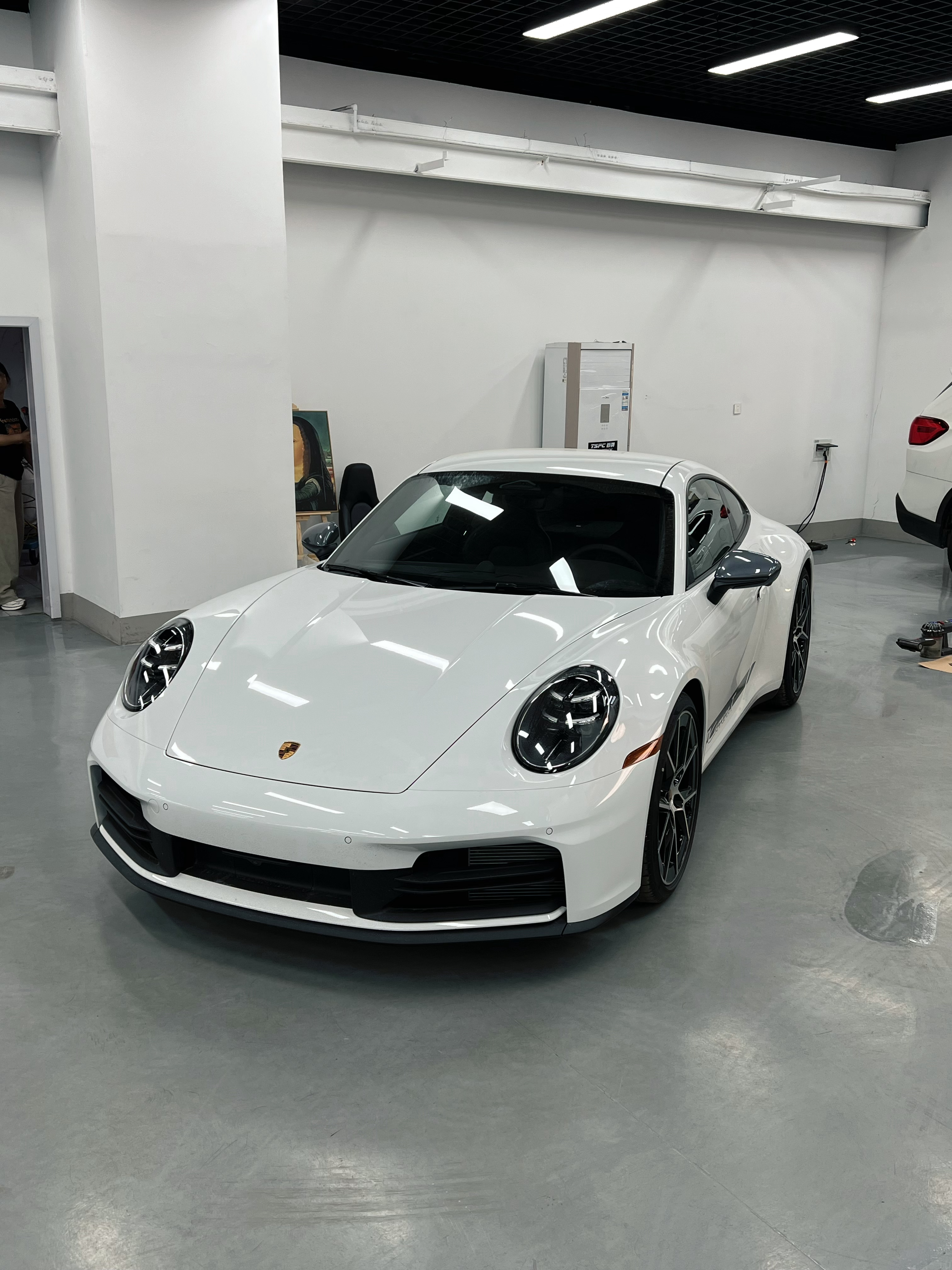 直降10万CARRERA T价格调整银钒灰 159.8万白色169.8万凌空灰1