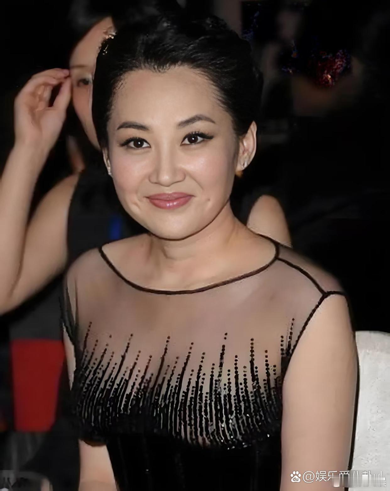 许晴的美自带杀伤力！那份独特的气质与灵动，完美诠释“倾国倾城”，不愧是让人过目难