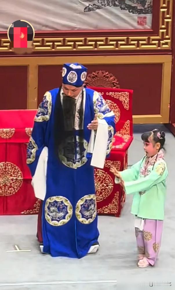 麒麟剧社贵阳开唱，直接把戏曲圈的遮羞布撕了吧？
六岁的贾易真刘畅演满一年，每月