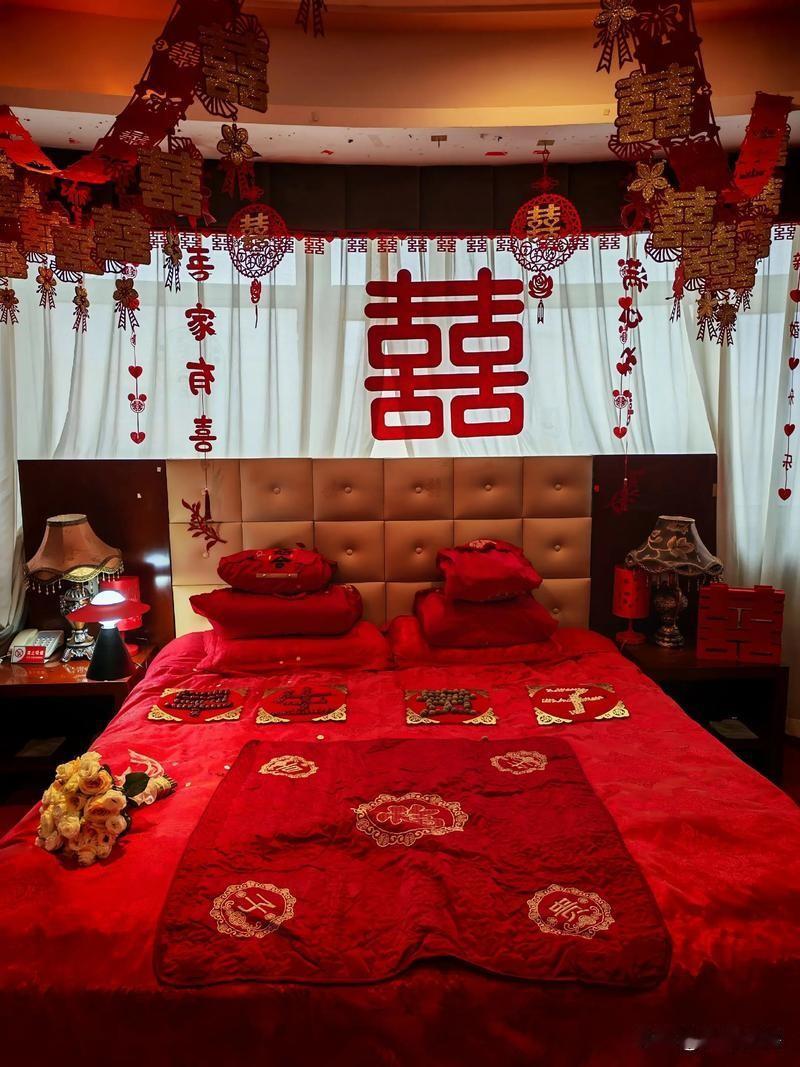 我堂弟要结婚了，
说媒的一串串，偏偏落到一个心机婊手里。其实他们五一就结婚了，但