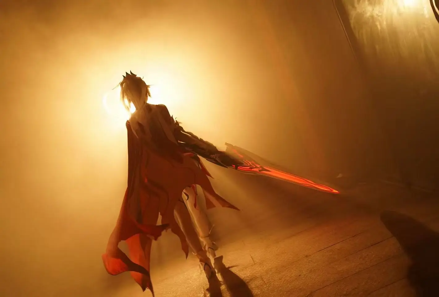 朋友发给我时说你正面一般，但背影绝了……发发拍的几张花絮，不发有点可惜