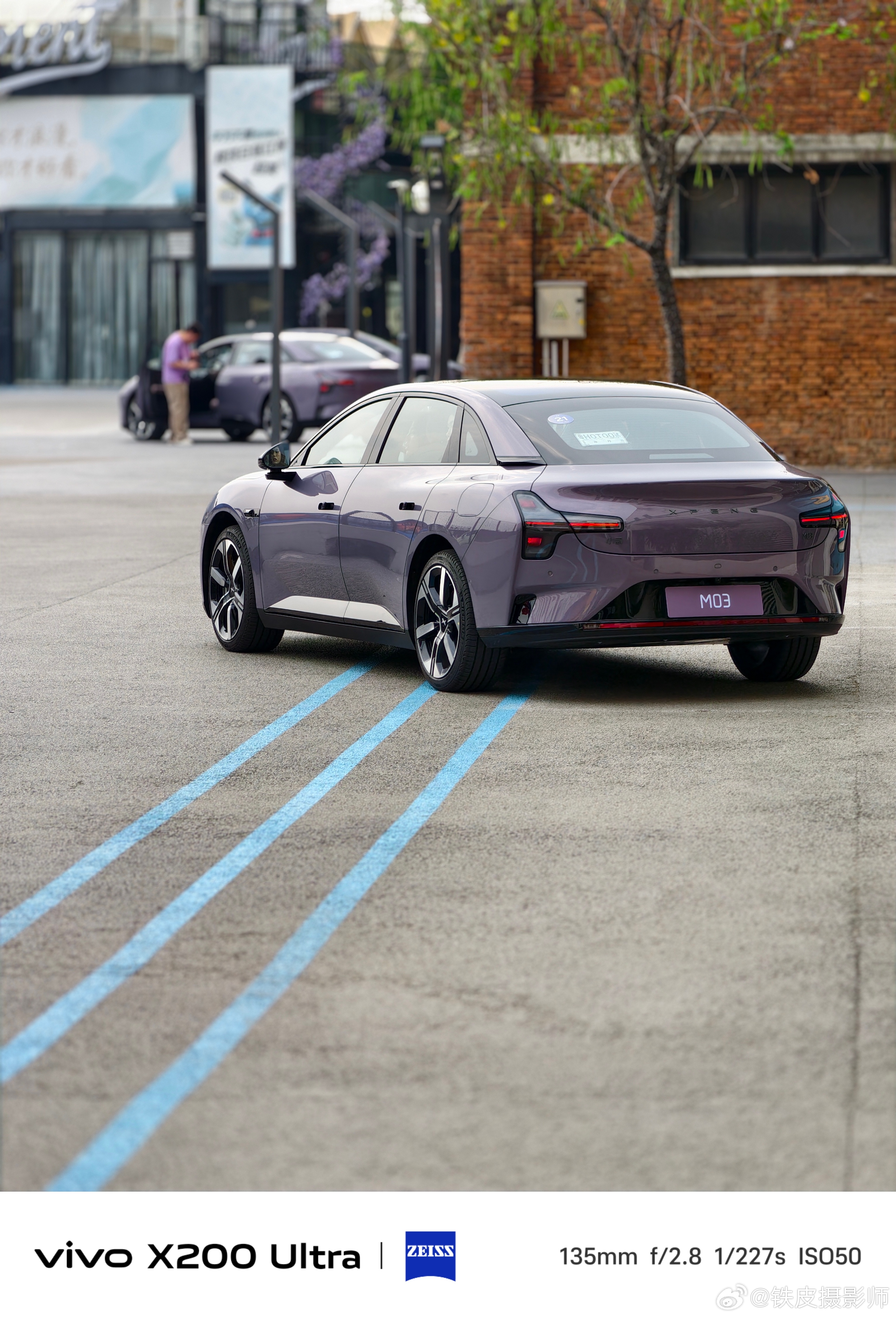 摄像老师正在辛勤拍摄正片中，我就拿着手机拍拍周围花絮！正片回去再发，先发发花絮。