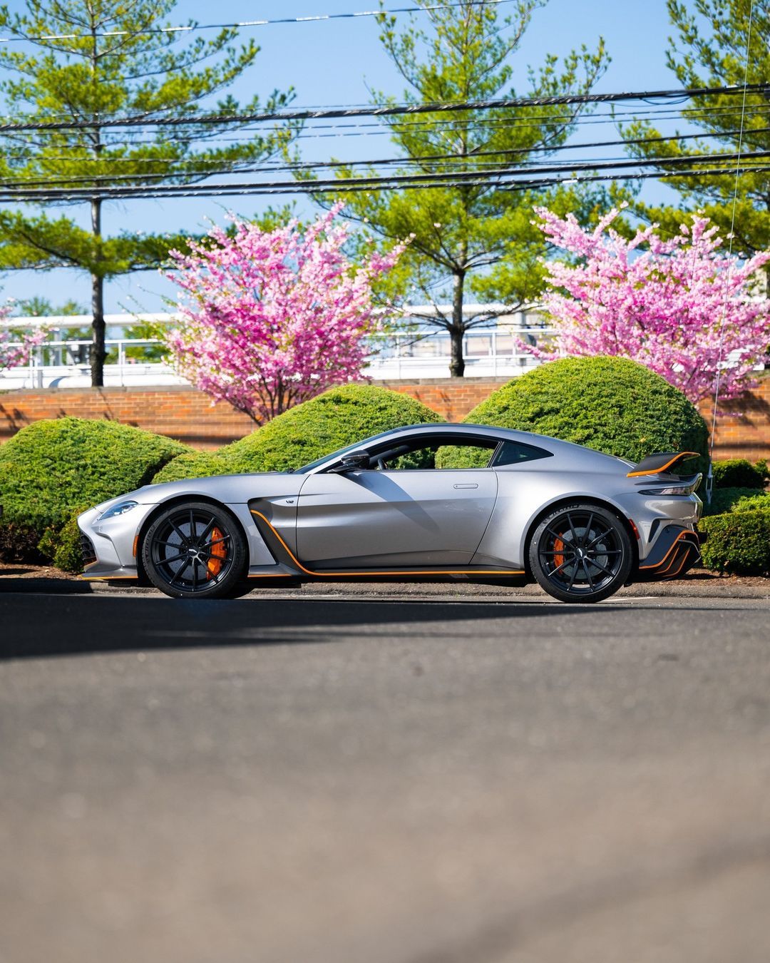 阿斯顿·马丁 V12 Vantage ​​​