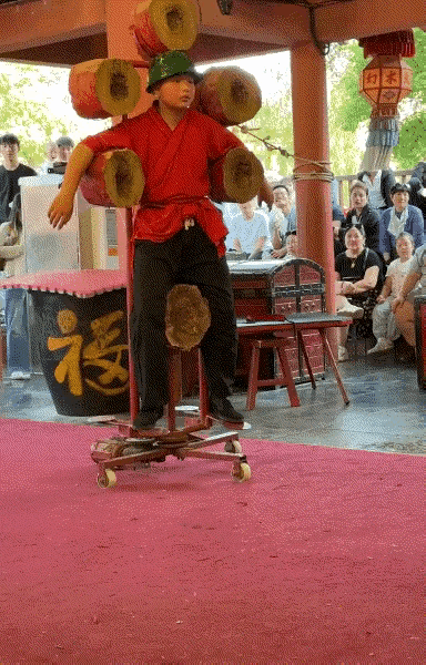 表演一次给你1000这活你敢接吗？[震惊]