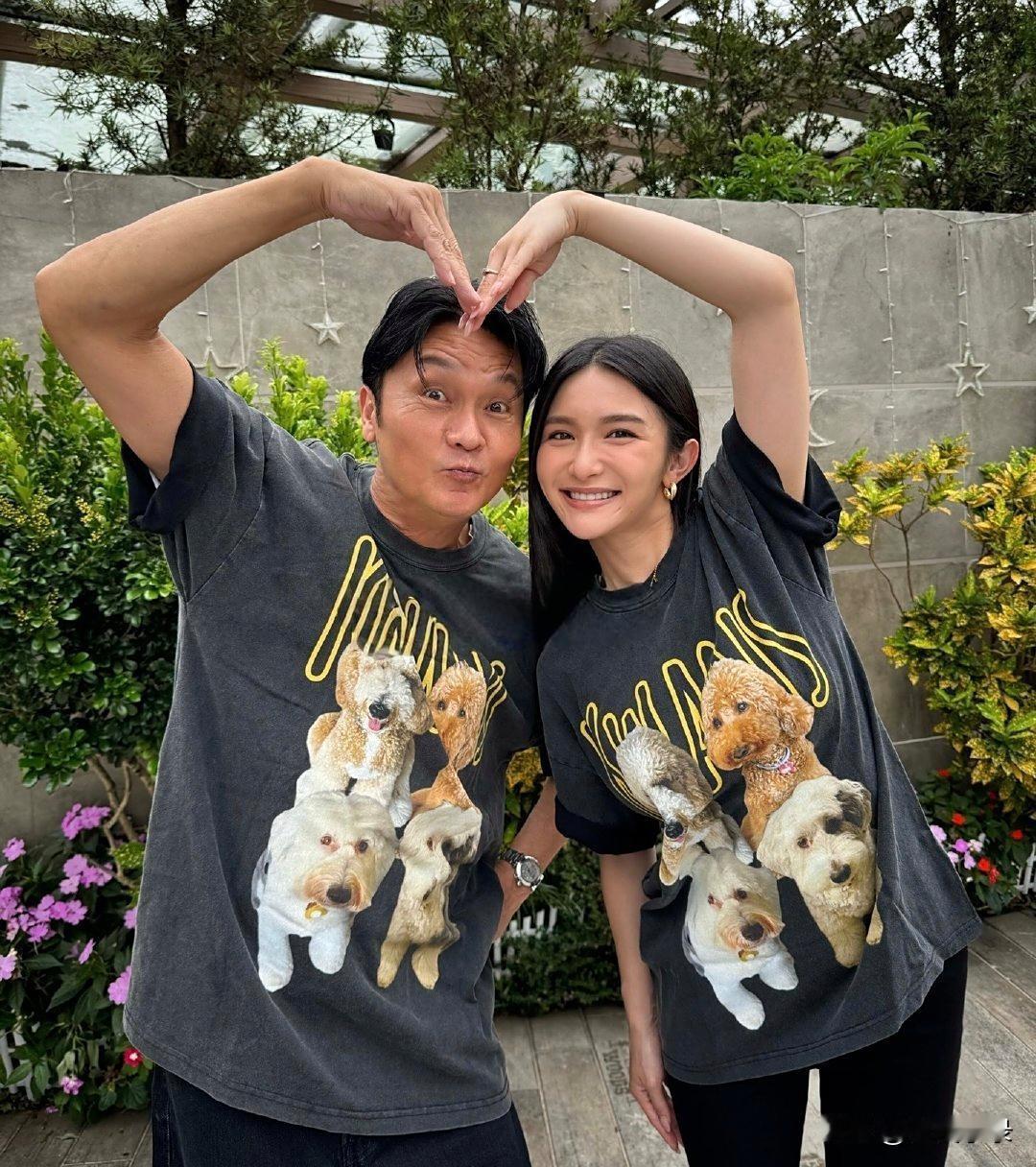 关礼杰和女儿关枫馨一起合体拍照，父女俩看起来好像，脸型五官几乎一模一样，所以女儿