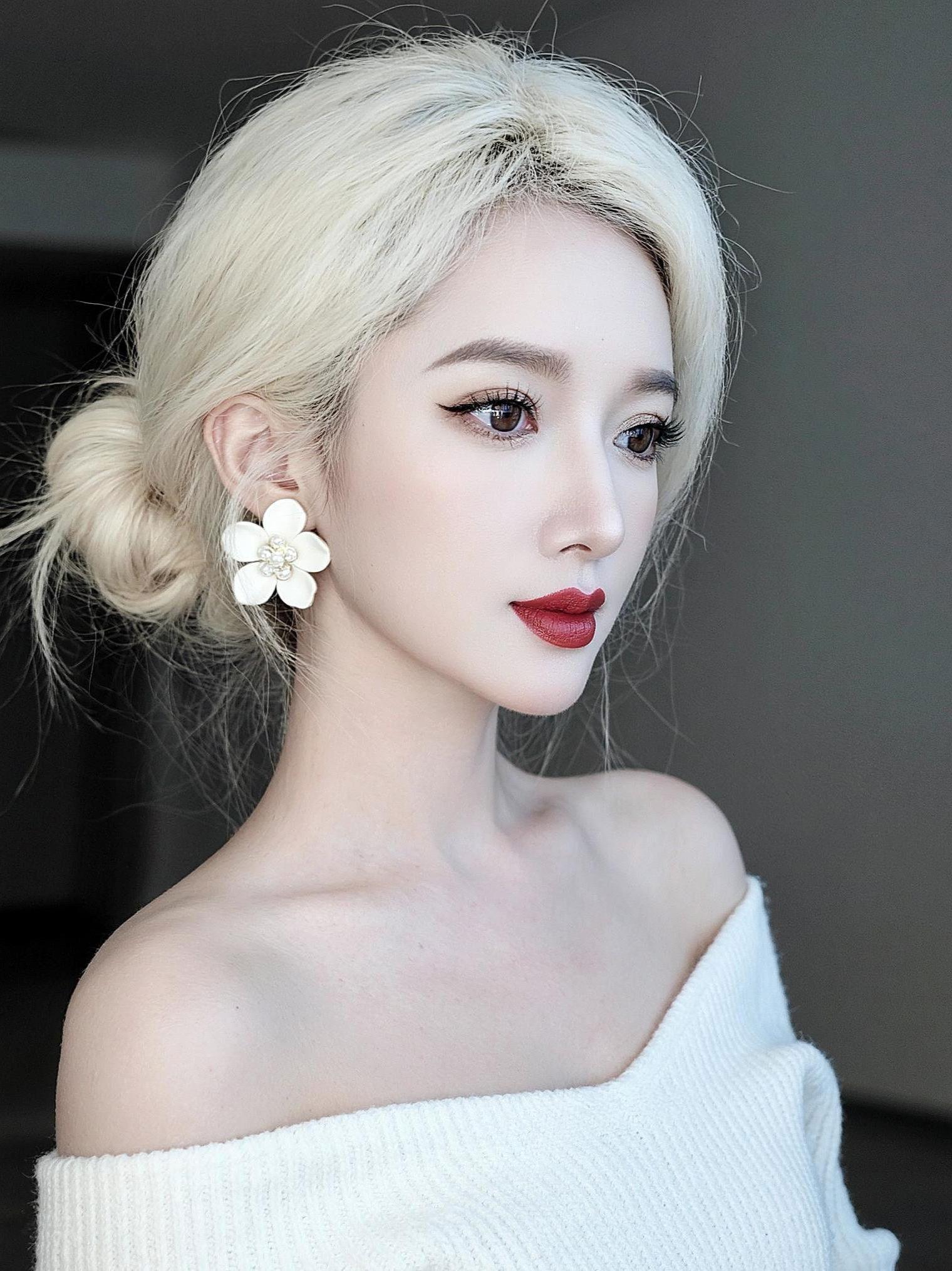 AI浅金冷调写真