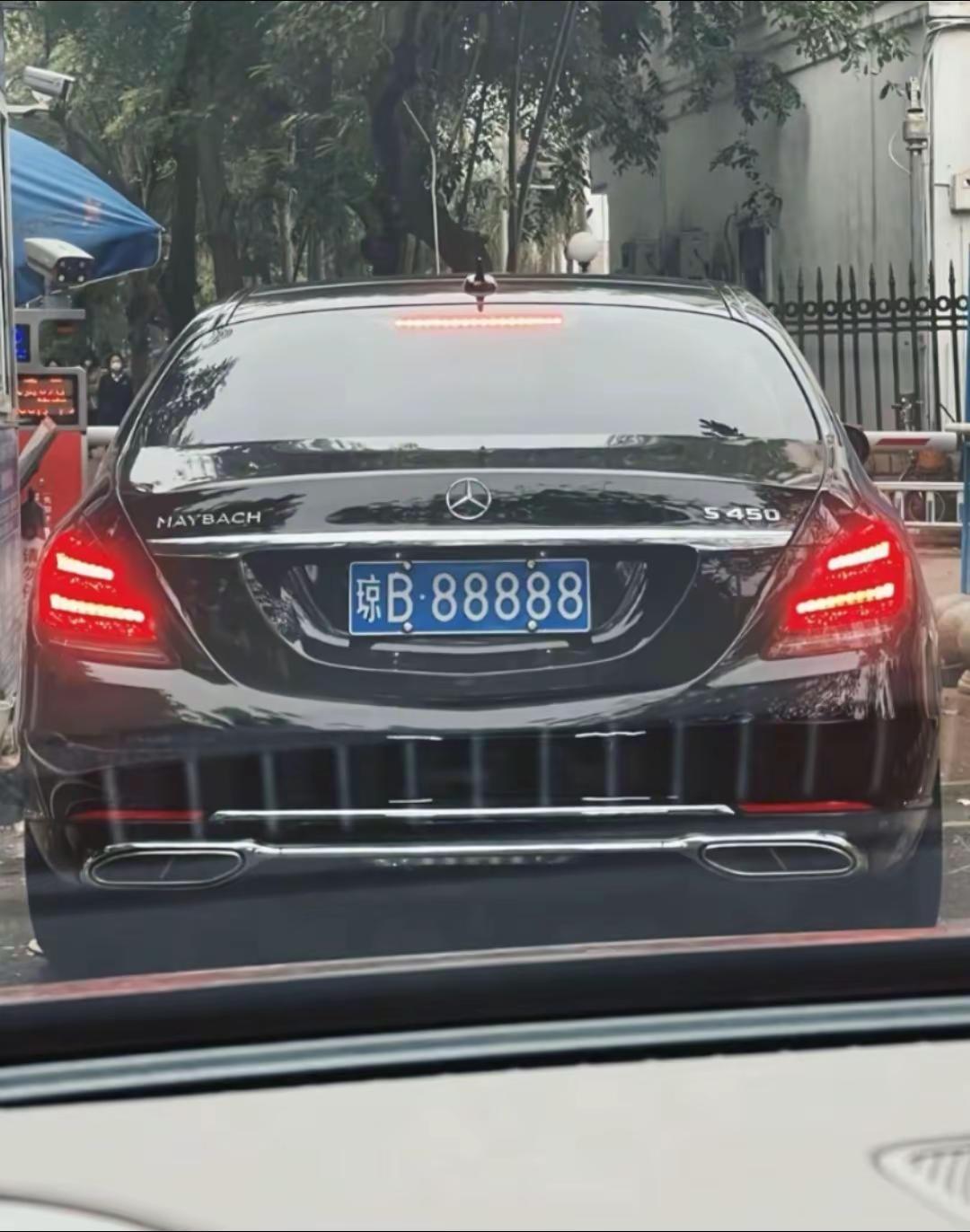 琼B 海南三亚C位迈巴赫 奔驰s级 迈巴赫s级 海南 三亚 琼B88888