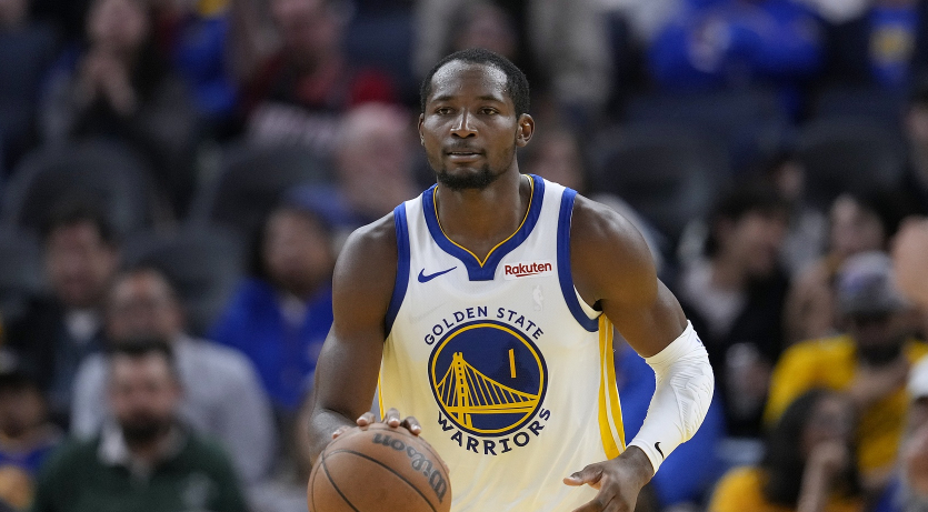 NBA常规赛，勇士半场44-63落后雷霆。上半场，勇士前锋库明加表现不佳，打了1