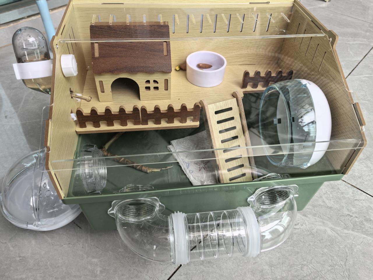 儿子大学毕业一年多了，全款买了房，设备齐全，拎包即住。昨天把他的小心肝搬进了新房