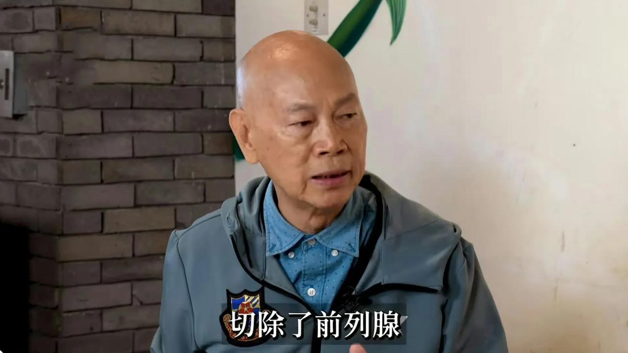 78岁罗家英打“女性荷尔蒙针”抗肿瘤，虚弱嗜睡自嘲：色字头上没刀了！   
本以
