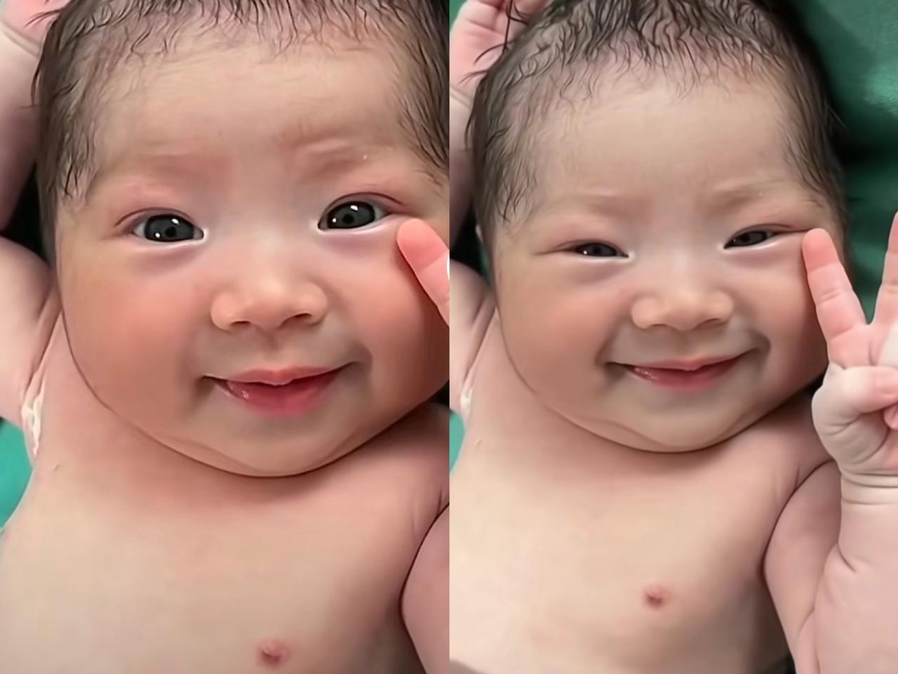 家人们快看
刚出生就会比耶微笑
这届新生儿也太会“营业”了吧！
 
家人们快看这