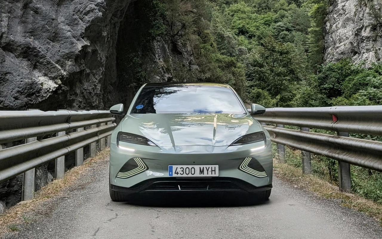 比亚迪海豹这款车海外用户认可度是非常高的，3月份出口了3347辆，1-3月份累计