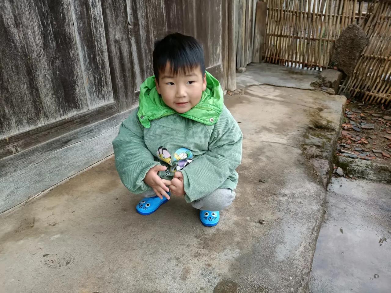 肉哥回村第一天VS回村第n天[大笑]