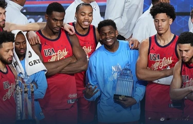 全明星结果，就是新老球星交替最好的诠释！
虽然美国星条队淘汰了国际队进入了决赛，